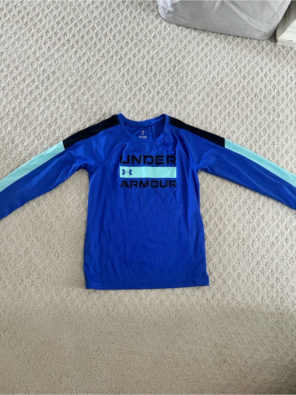 Under Armour Boys Blue Long Sleeve Performance Shirt Size 7 Athletic Top